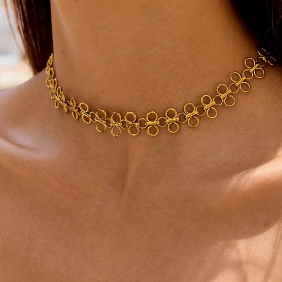 18K Gold Plated Floral Choker Necklace | Waterproof Jewelry - Picture 2 of 8